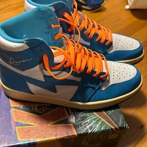 Air KIY. Sz 11.    UNC blue.